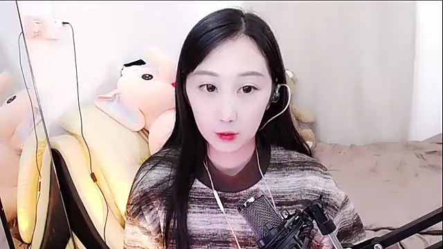 Snapshot of Alcohol_1 chatting on 10.23.25 Alcohol 1 online show from 10.23.25