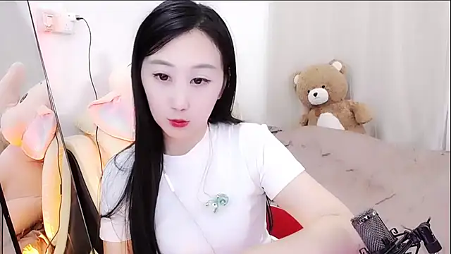 Snapshot of Alcohol_1 chatting on 10.27.25 Alcohol 1 online show from 10.27.25