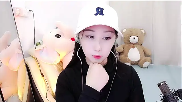 Snapshot of Alcohol_1 chatting on 11.15.25 Alcohol 1 online show from 11.15.25