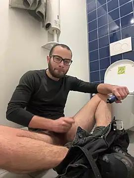 Snapshot of 0maxx00 chatting on 01.06.25 0maxx00 online show from 01.06.25