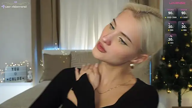Snapshot of ChloeCoral chatting on 12.12.24 ChloeCoral online show from 12.12.24