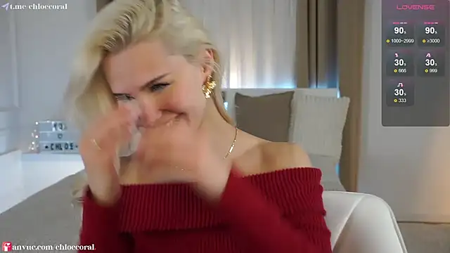 Snapshot of ChloeCoral chatting on 02.02.25 ChloeCoral online show from 02.02.25