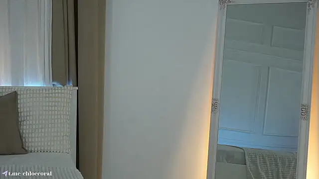 Snapshot of ChloeCoral chatting on 02.25.25 ChloeCoral online show from 02.25.25