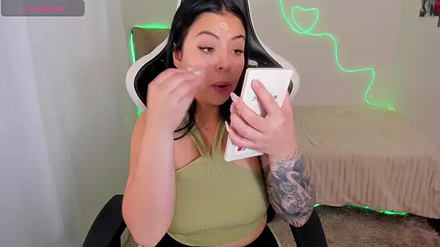 Victoryyy  online show from 11.12.25