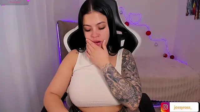 Victoryyy  online show from 11.24.25