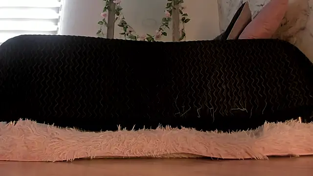 Snapshot of Bella_desi_ chatting on 10.13.25 Bella desi online show from 10.13.25