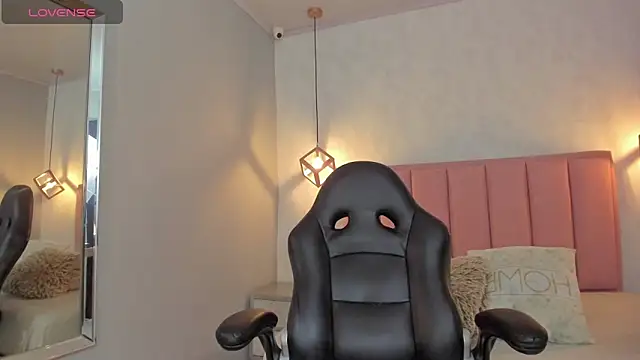 SUNNYCYRUS online show from 02.10.26