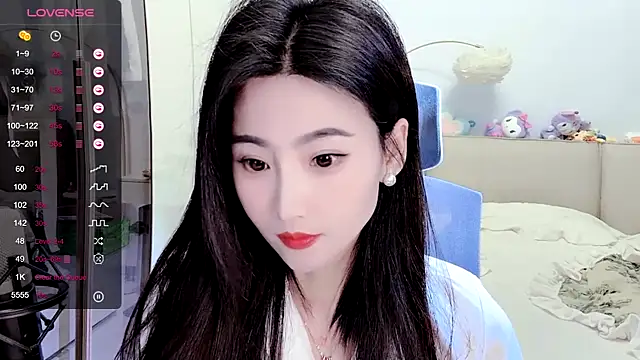 Snapshot of FeiFei-babe chatting on 12.29.24 FeiFei-babe online show from 12.29.24