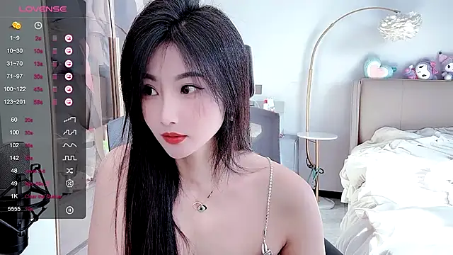 Snapshot of FeiFei-babe chatting on 01.04.25 FeiFei-babe online show from 01.04.25
