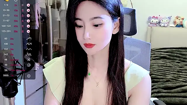 Snapshot of FeiFei-babe chatting on 01.24.25 FeiFei-babe online show from 01.24.25