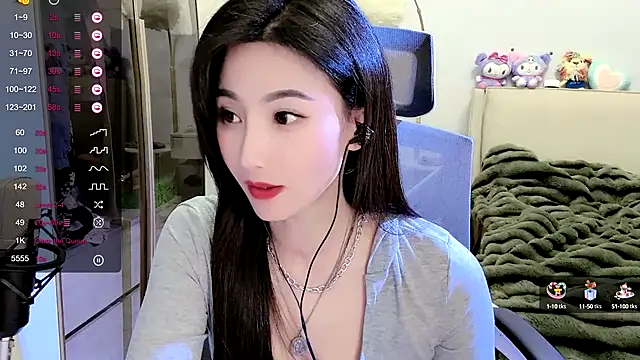 Snapshot of FeiFei-babe chatting on 02.04.25 FeiFei-babe online show from 02.04.25
