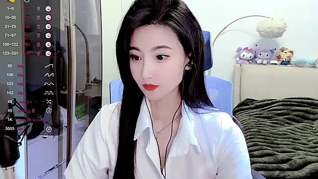 Snapshot of FeiFei-babe chatting on 02.13.25 FeiFei-babe online show from 02.13.25