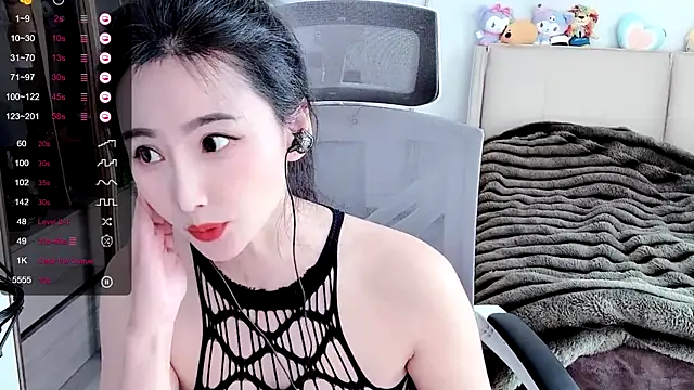 Snapshot of FeiFei-babe chatting on 02.27.25 FeiFei-babe online show from 02.27.25