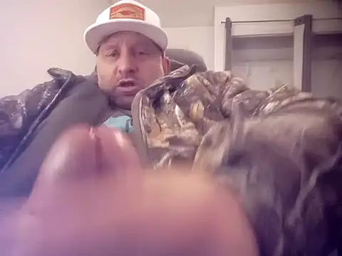 Snapshot of poundyouout69 chatting on 01.24.25 poundyouout69 online show from 01.24.25