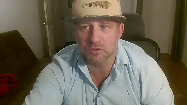 Snapshot of poundyouout69 chatting on 11.30.25 poundyouout69 online show from 11.30.25