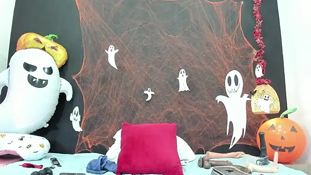 Luna smit08 online show from 10.28.25