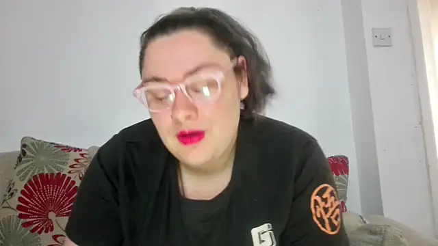 Bustycurves online show from 10.20.25