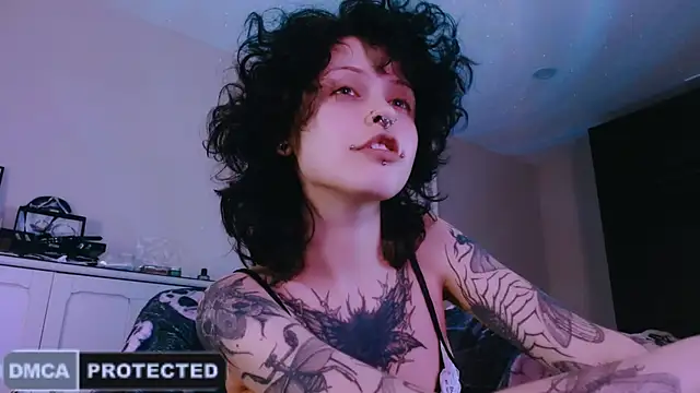Snapshot of NaughtyLittleFox chatting on 05.29.26 NaughtyLittleFox online show from 05.29.26