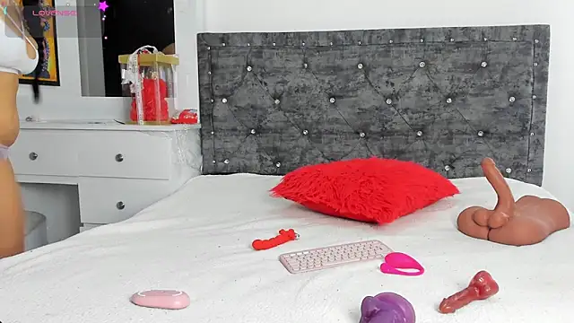 Snapshot of anastasia_danger chatting on 12.14.24 anastasia danger online show from 12.14.24