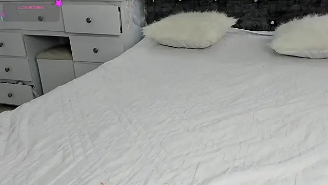 Snapshot of anastasia_danger chatting on 12.18.24 anastasia danger online show from 12.18.24