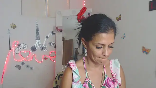 Snapshot of brigitht chatting on 10.03.25 brigitht online show from 10.03.25