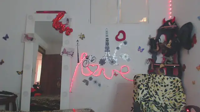 Snapshot of brigitht chatting on 10.05.25 brigitht online show from 10.05.25