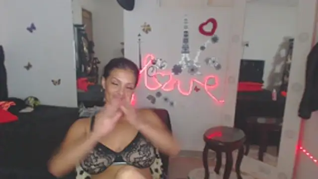 Snapshot of brigitht chatting on 11.05.25 brigitht online show from 11.05.25