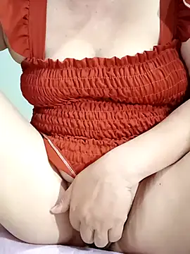 Snapshot of Squirt_lisa12 chatting on 10.06.25 Squirt lisa12 online show from 10.06.25