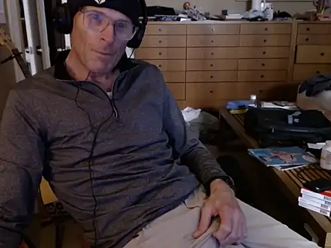 Snapshot of Richard_Dixon chatting on 01.05.25 Richard Dixon online show from 01.05.25