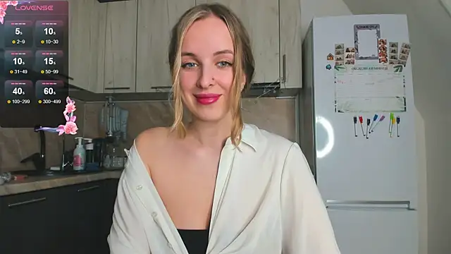 Snapshot of violet_blue_eyes chatting on 01.26.25 violet blue eyes online show from 01.26.25