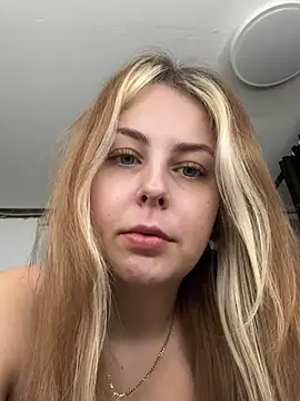 Livewithlucy online show from 03.02.25