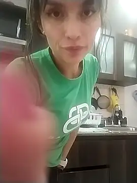 Snapshot of manu_lara chatting on 03.05.25 manu lara online show from 03.05.25