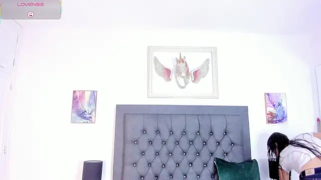 Snapshot of manu_lara chatting on 10.03.25 manu lara online show from 10.03.25