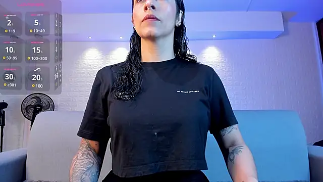 Snapshot of violet_scott chatting on 02.08.25 violet scott online show from 02.08.25