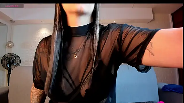 Snapshot of violet_scott chatting on 03.17.25 violet scott online show from 03.17.25