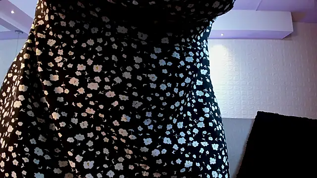 Snapshot of violet_scott chatting on 09.19.25 violet scott online show from 09.19.25