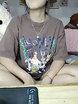 Snapshot of cream1299 chatting on 05.18.26 cream1299 online show from 05.18.26