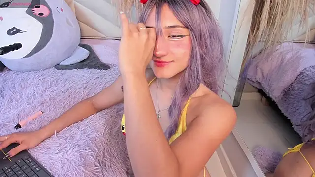 Snapshot of miia__baker chatting on 03.21.25 miia baker online show from 03.21.25