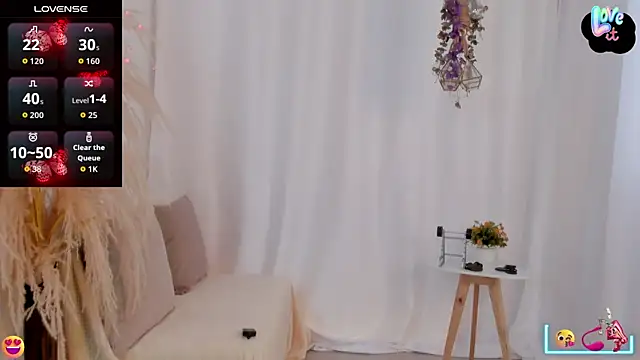 Snapshot of Helena-Fits chatting on 10.16.25 Helena-Fits online show from 10.16.25