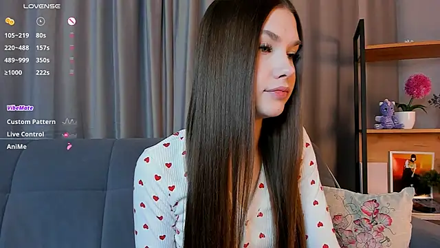  Eva Lee online show from 02.04.25