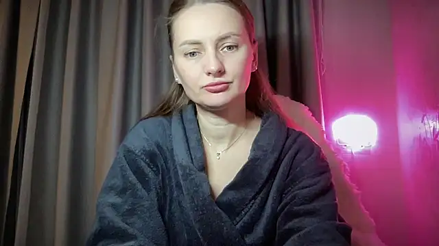 Snapshot of Viola_sweet chatting on 10.23.25 Viola sweet online show from 10.23.25