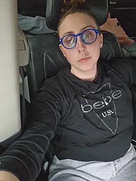 AstridFalk23 online show from 03.05.26