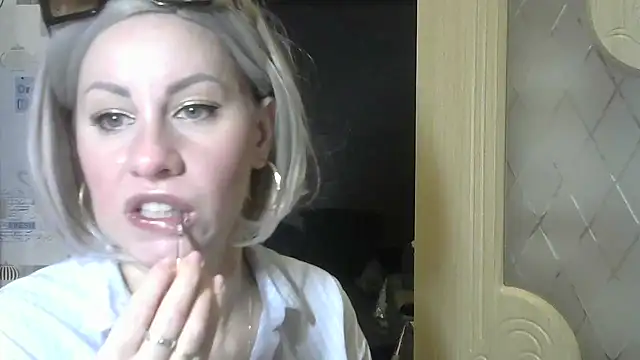 TherestlessKitty online show from 12.03.24