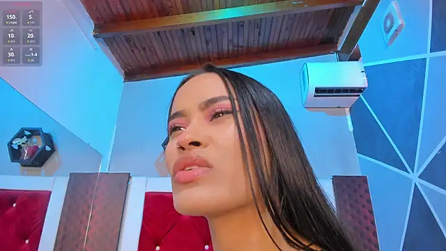 Snapshot of Karoll014 chatting on 09.30.25 Karoll014 online show from 09.30.25