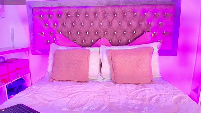 Tayzon Foxxx online show from 01.06.26