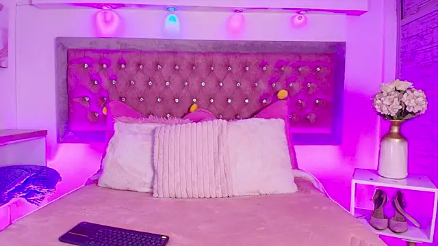 Tayzon Foxxx online show from 02.24.26