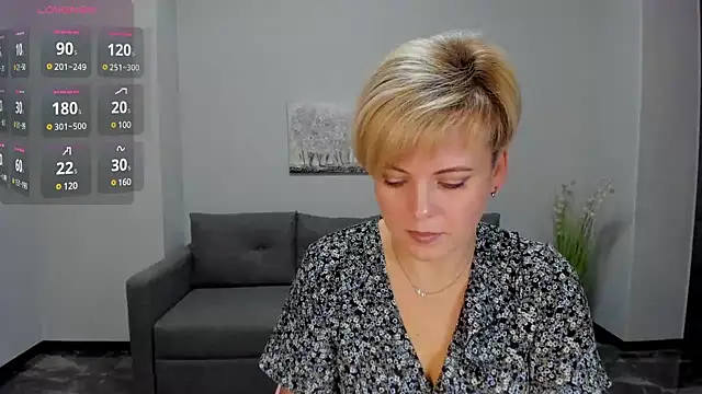 Snapshot of Julia_Wilsone chatting on 12.07.24 Julia Wilsone online show from 12.07.24