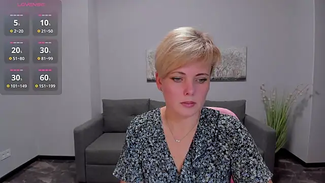 Snapshot of Julia_Wilsone chatting on 12.10.24 Julia Wilsone online show from 12.10.24