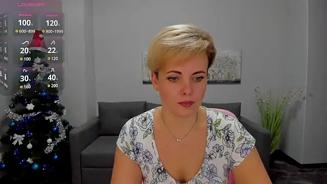 Snapshot of Julia_Wilsone chatting on 12.18.24 Julia Wilsone online show from 12.18.24