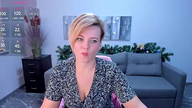 Snapshot of Julia_Wilsone chatting on 01.05.25 Julia Wilsone online show from 01.05.25